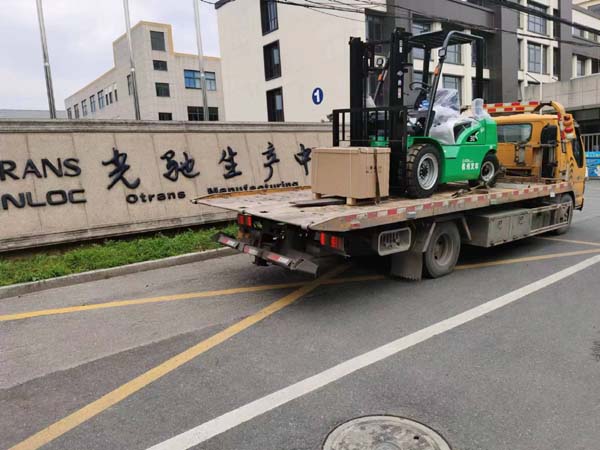 淘汰進行時！杭叉首臺老舊柴油叉車替換新能源叉車正式落地